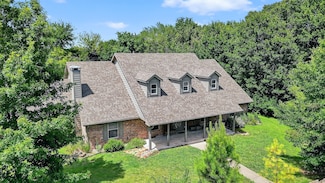 77 Fellowship Ln, Sherman, TX 75090