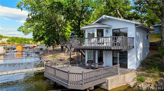 135 Seminole Rd, Sunrise Beach, MO 65079