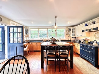 142 Water St, Portsmouth, RI 02871
