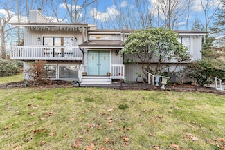 520 Walnut Tree Hill Rd, Shelton, CT 06484