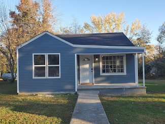 813 W Chestnut St, Houston, MO 65483