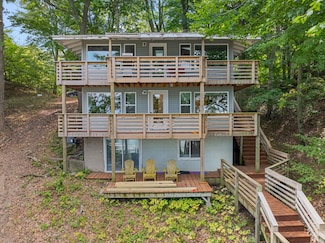 5959 Lake Harbor Rd Unit North Cottage, Norton Shores, MI 49441