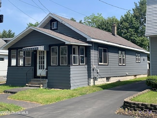 618 Poutre Ave, Schenectady, NY 12306