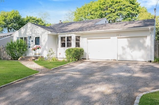 105 1st Ave, Kings Park, NY 11754