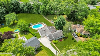42 N Park Ave, Shrewsbury, NJ 07702
