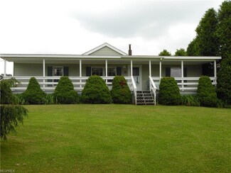 5750 Mountain Rd NE Unit 32, Mechanicstown, OH 44651