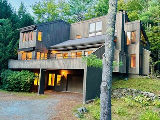374 Fairbanks Turn, Hartford, VT 05059
