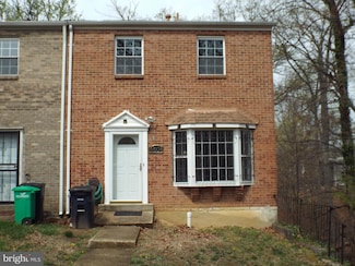 5501 Rollins Ln, Capitol Heights, MD 20743