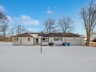70 Woodlane Dr, Cedarville, IL 61013