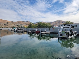 1240 W Woodin Ave Unit A6, Chelan, WA 98816