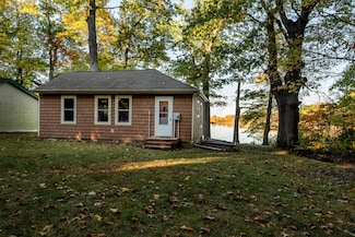 52769 County Road 384, Grand Junction, MI 49056