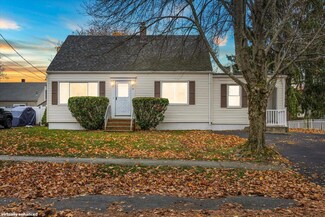 98 Commonwealth Dr W, Portland, ME 04103