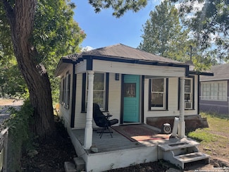 202 Weaver St, San Antonio, TX 78210