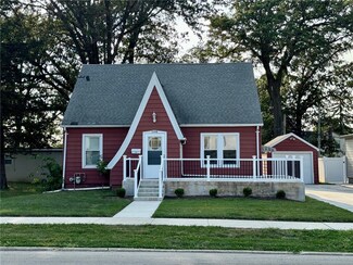 1546 3rd St, Charleston, IL 61920