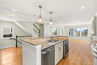 30 Middle St Unit 2, Boston, MA 02127