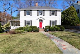 95 Fellsview Rd, Stoneham, MA 02180