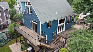 3 Gerry St, Marblehead, MA 01945