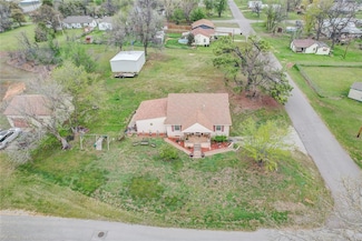 701 W Comanche Ave, Rush Springs, OK 73082