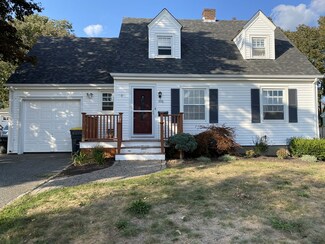 306 Newhill Ave, Somerset, MA 02726