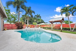 762 SE Elwood Ave, Port Saint Lucie, FL 34983