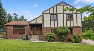 982 Braddock Rd, Pittsburgh, PA 15221