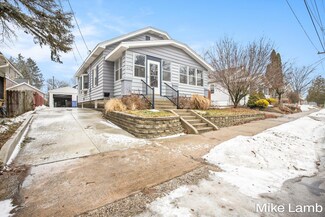 469 Julia St NE, Grand Rapids, MI 49505