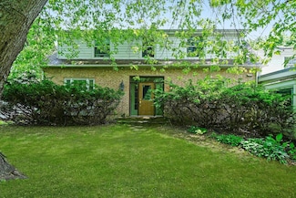 600 Riverwoods Rd, Mettawa, IL 60045