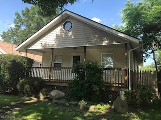 1091 Neptune Ave, Akron, OH 44301