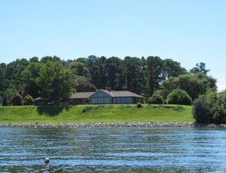 174 Snug Harbor Ln, Mathews County, VA 23109