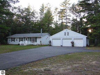 785 N Sand Lake Rd, National City, MI 48748