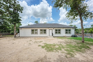 114 Crepe Myrtle Pkwy, Elgin, TX 78621