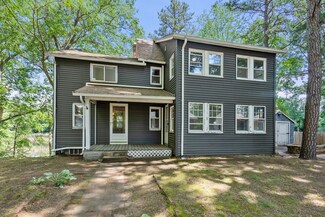 32 Undine Cir, Springfield, MA 01109