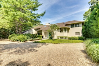 16 Elisha's Path, East Hampton, NY 11937