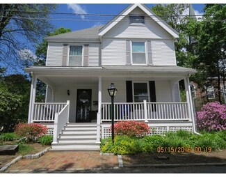 11 Russell Ct, Newtonville, MA 02460