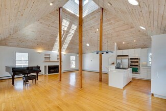 21 Oakland St Unit 2, Newton, MA 02458