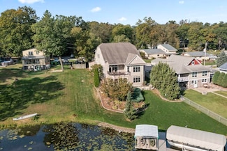 6507 Willow Ct, Waterford, WI 53185