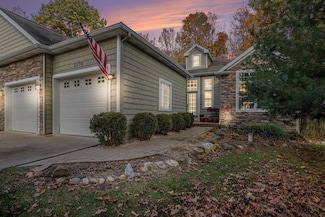 8174 Bay Arbor Dr, Augusta, MI 49012