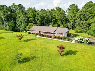 6719 W Point Rd, Lagrange, GA 30240