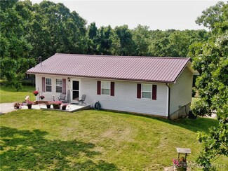 776 Highway Ee, Iberia, MO 65486