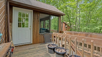 2130 Southport Dr, Bushkill, PA 18324