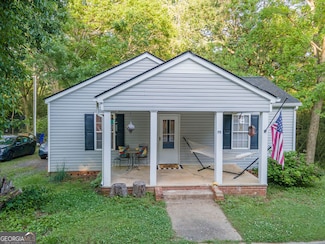75 Grady Smith St, Grantville, GA 30220