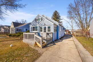 711 Charles St, Aurora, IL 60506