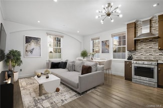 26 East Pkwy Unit 1, Scarsdale, NY 10583