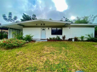 9239 N 52nd St, Tampa, FL 33617