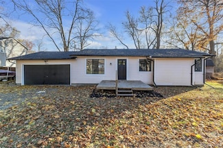 9063 Ashdown Ave, White Lake, MI 48386