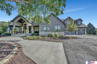 1500 S 105th St, Lincoln, NE 68520