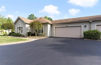 14 Hunters Woods Blvd Unit D, Canfield, OH 44406