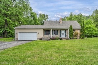 1661 Keefer Rd, Girard, OH 44420