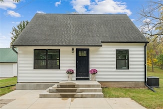 1302 Arrowhead Rd, Mount Vernon, IA 52314