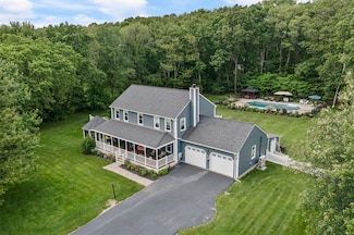 19 Azalea Dr, Medway, MA 02053